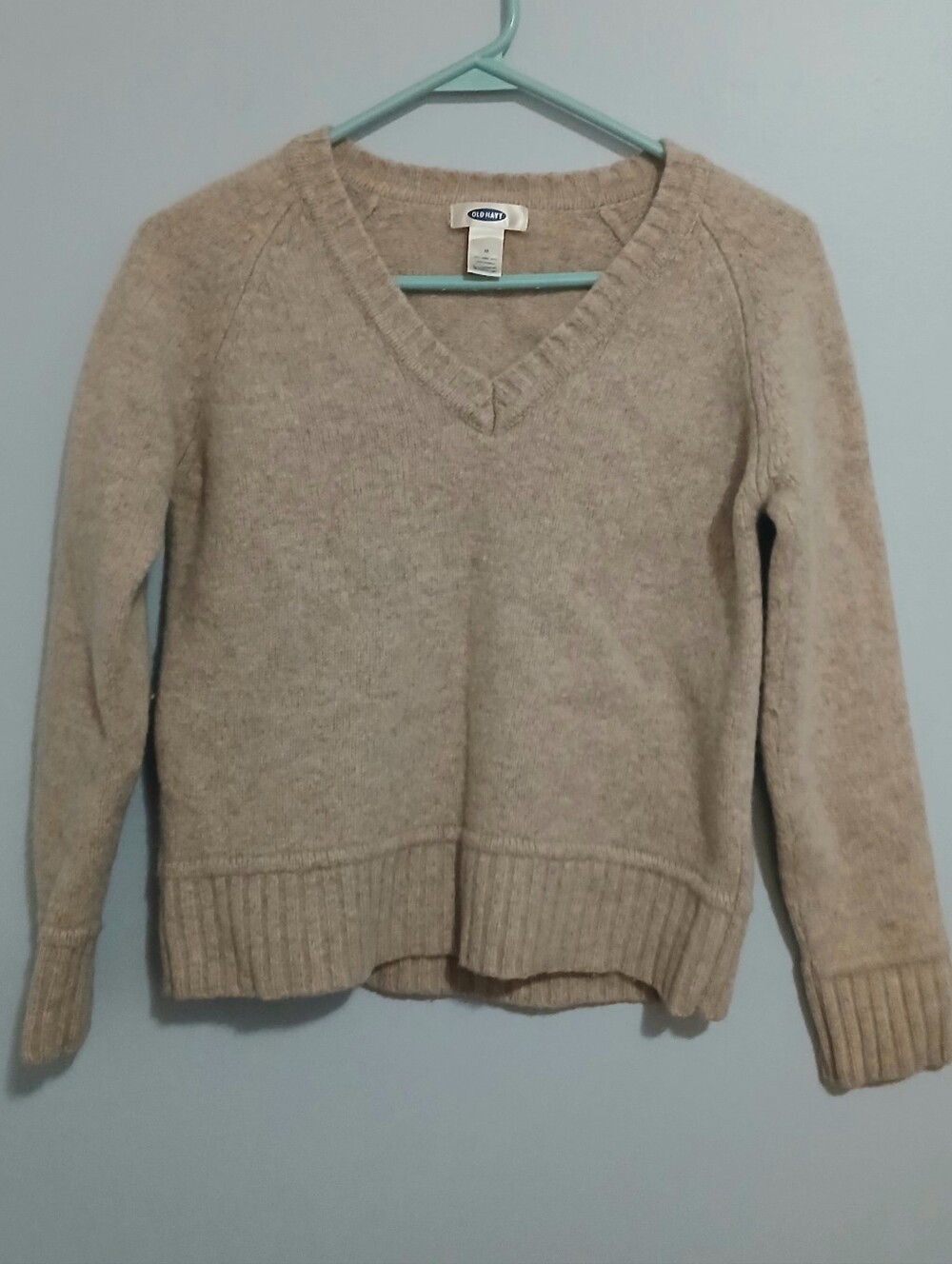 Old Navy Beige V-Neck Sweater Pullover